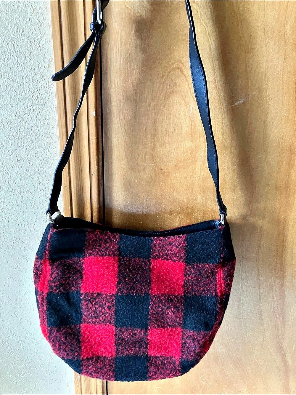 TALBOTS Plaid Shoulder Bag in Red & Black Buffalo Check! Wool & Leather Like New